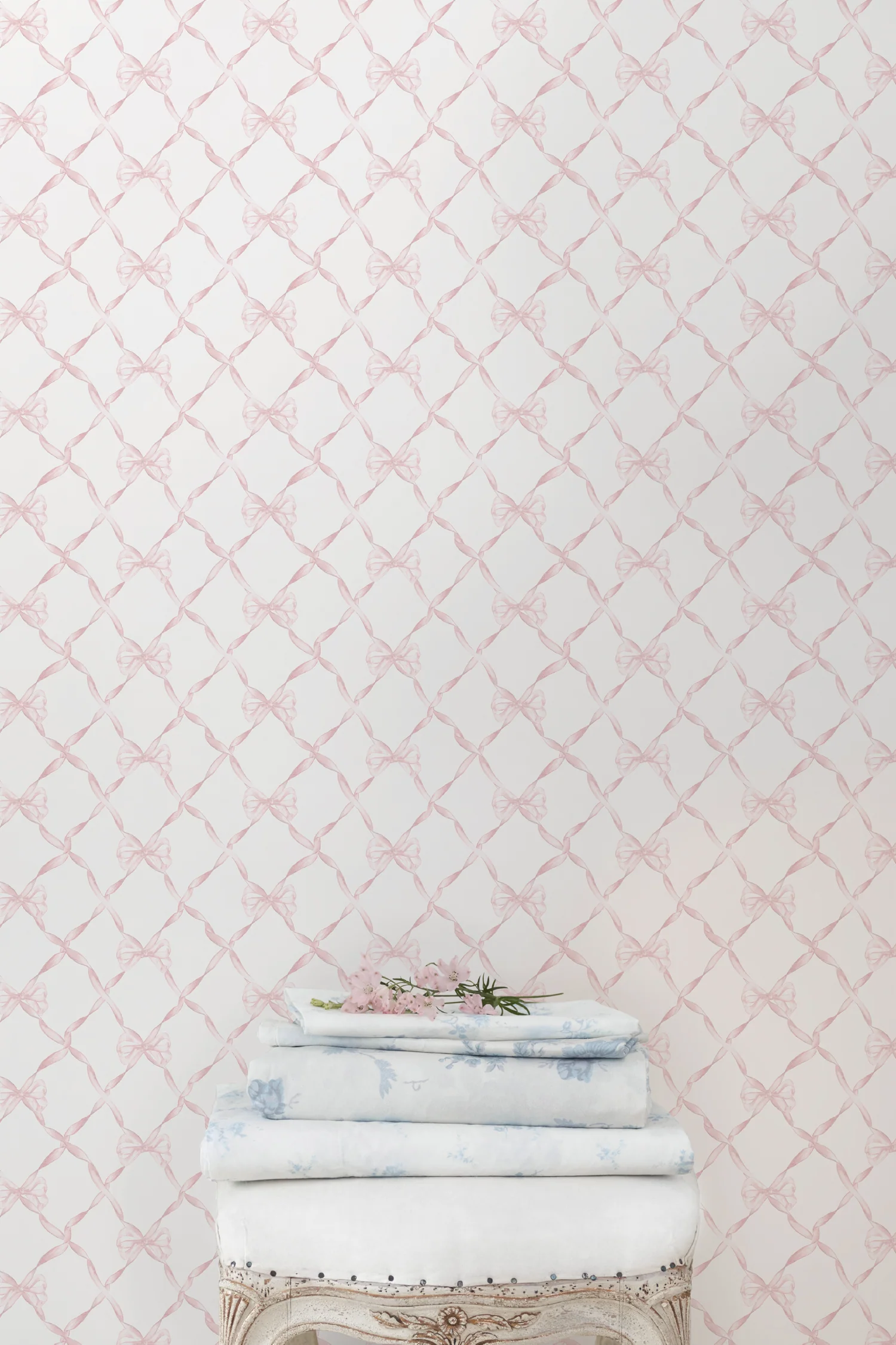 Papel de Parede Padrão Baby Bow Primrose Desbotado