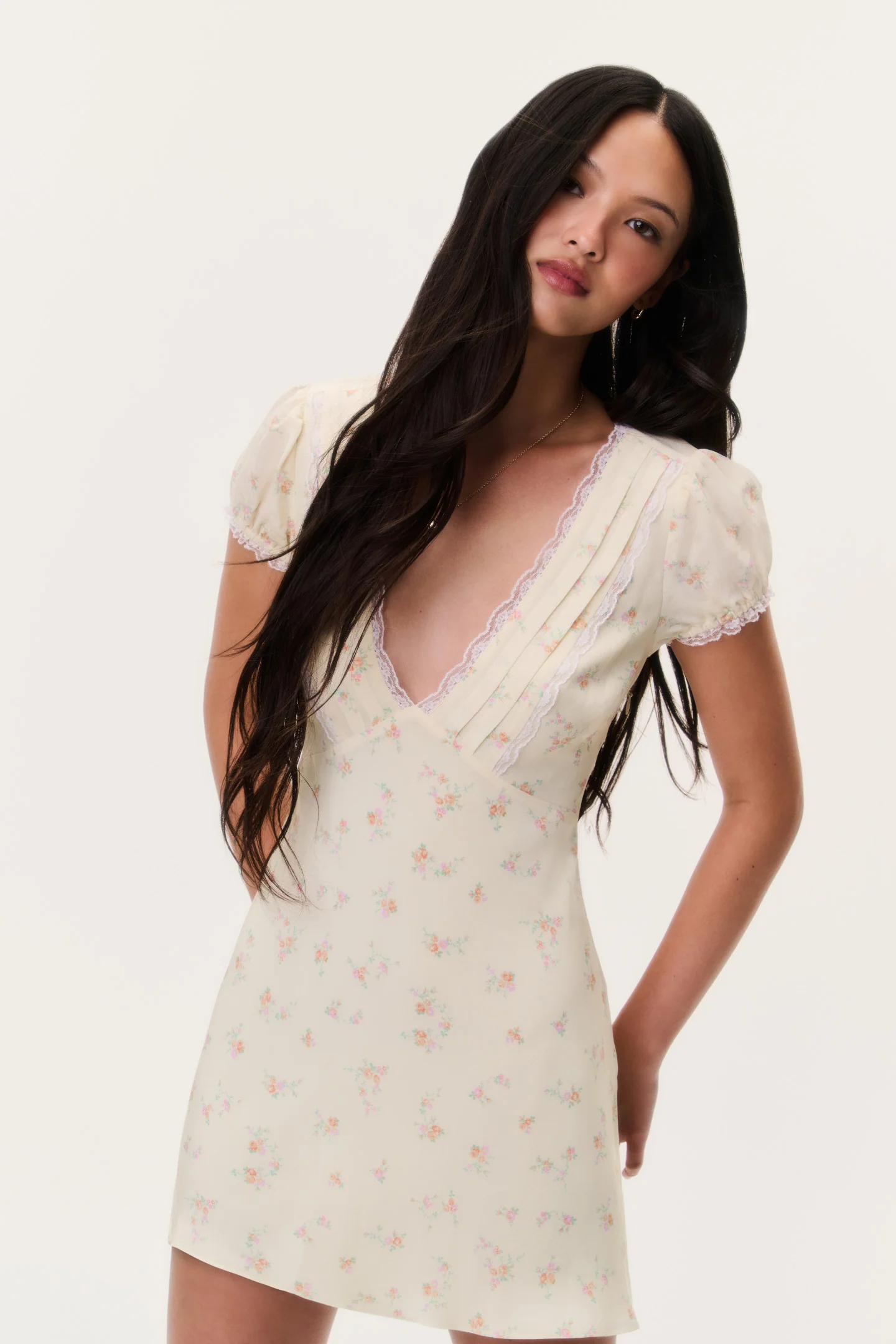 Vestido Mini com Borda de Renda Floral Yasmin
